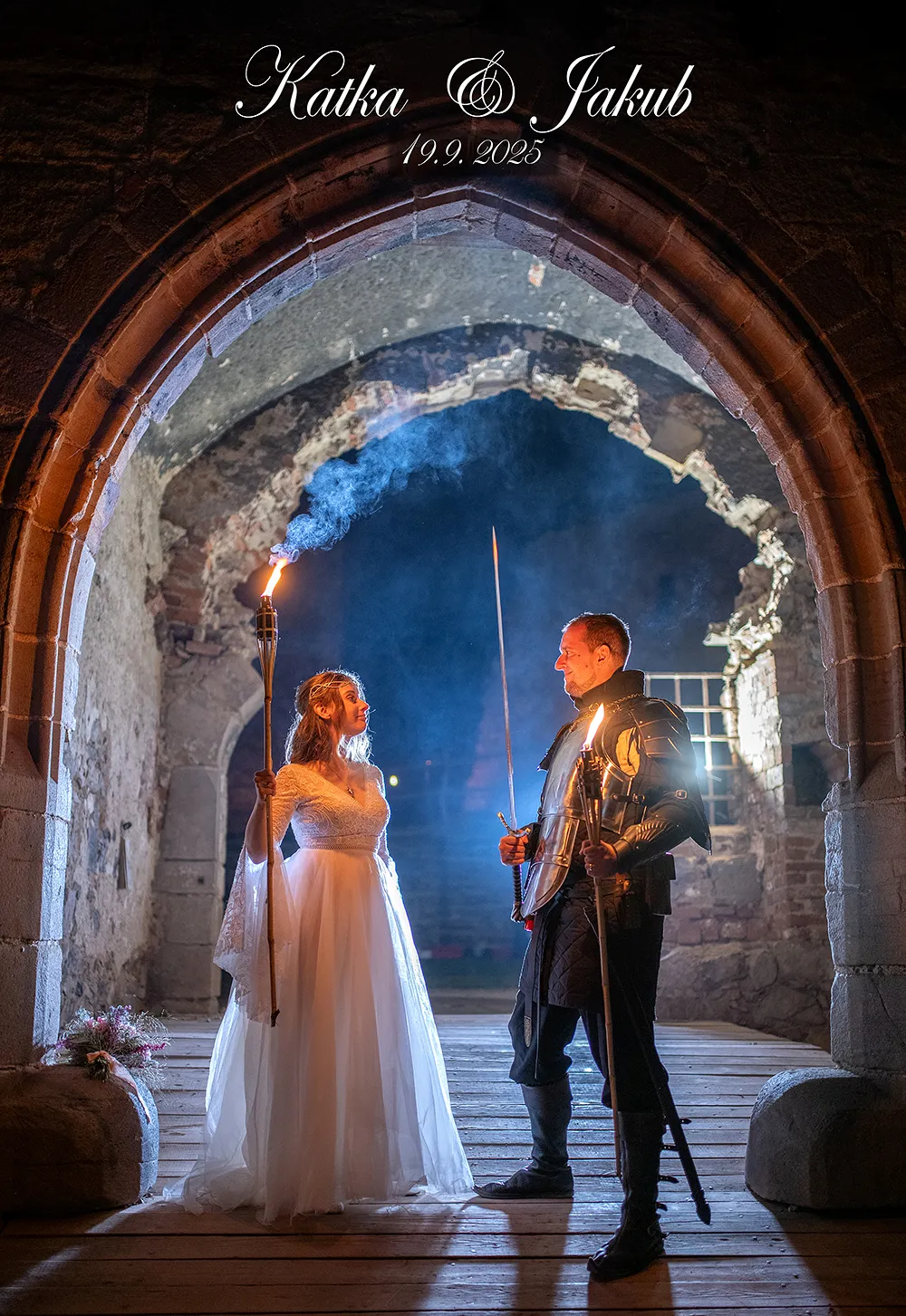 01 svatebni fotograf nevesta a zenich v brane hrad tocnik svatba na hrade zamku